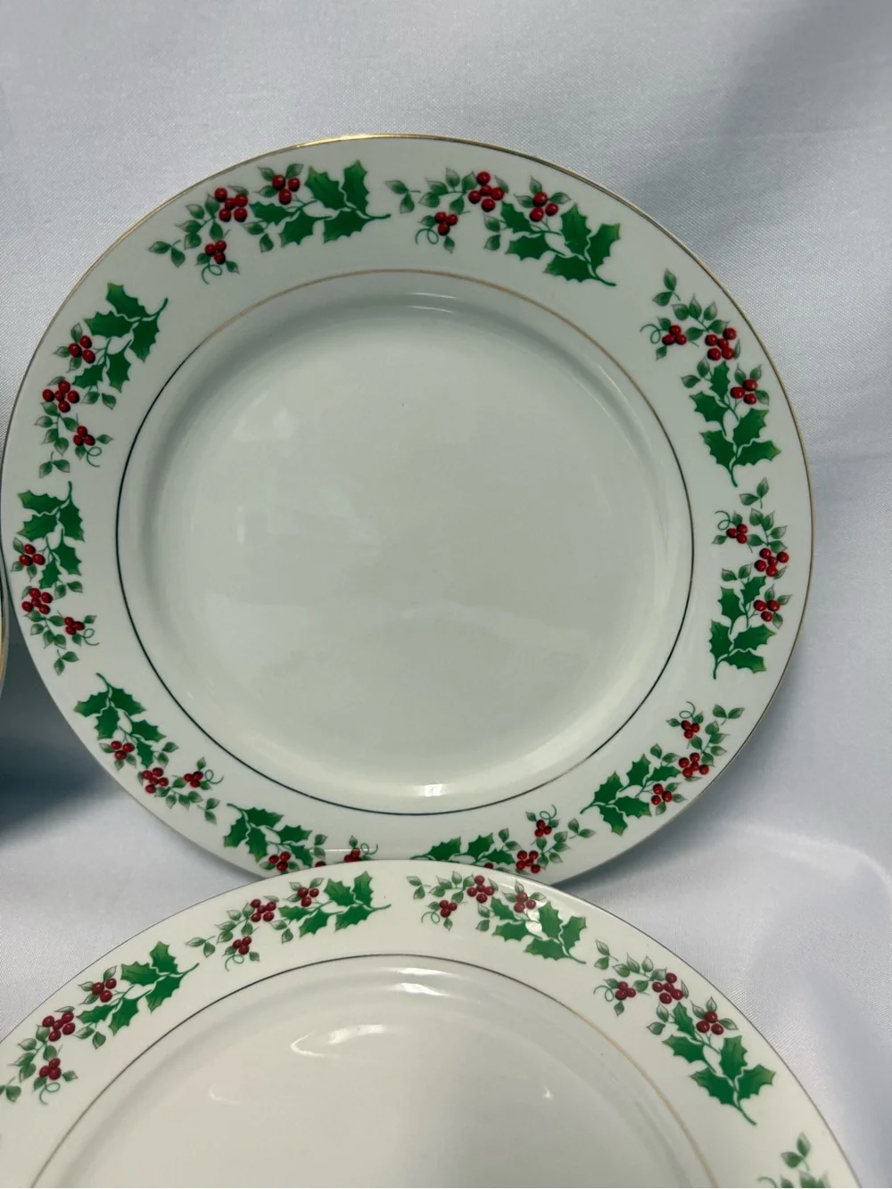 4 Gibson Christmas Charm Holly Berries Dinner plates